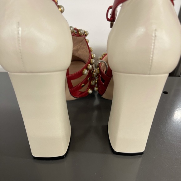 Shoes - Picture 5 of 6